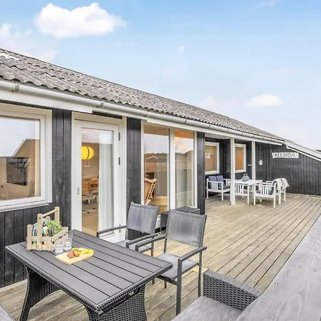 Semesterbostad Alvia - 250m From The Sea By Interhome
