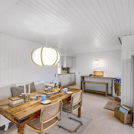 Alvia - 250m From The Sea By Interhome